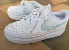NIKE 女士運動鞋 白色 23.5公分
