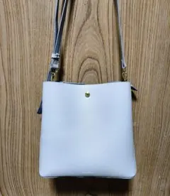 かるいかばん　縦型ショルダーバッグ　Legato Largo