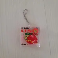 いちごデザイン アクリルキーホルダー