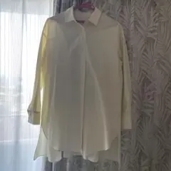 サルーン　ロングシャツ　オフホワイト　ビッグシャツのサムネイル