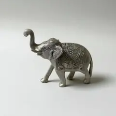 ビンテージアジア雑貨・シルバーメタル製像の置物・フィギュア・オブジェ・レトロ