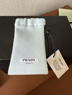 PRADA ノベルティー、小さいポーチとギフトボックス 中型 黒