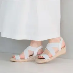minky me! クロスストラップ　ウェッジソールサンダル22cm SSのサムネイル