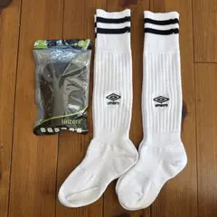 《未使用》UMBRO サッカーソックス 2足 レガースセットのサムネイル