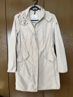 MONCLER ベージュ フード付きコート
