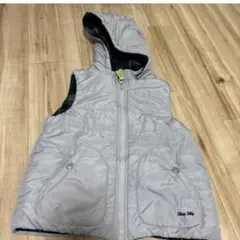 フード付きグレーのダウンベスト 100cm~