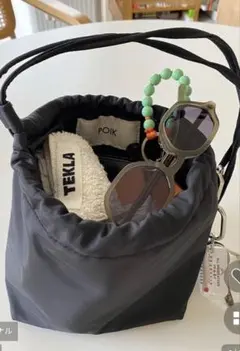 美品 nugu POIK ドローストリングショルダーバッグ ブラック