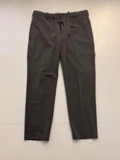 ユニクロ　グレー スラックス Mサイズ　スマートアンクルパンツ