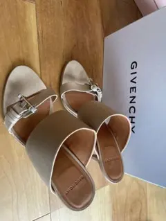 GIVENCHY ベージュ ハイヒールサンダルのサムネイル