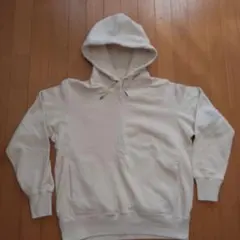 ユニクロ ベージュフード付きパーカー