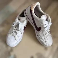 Nike スニーカー US 6.5 ホワイト/バーガンディ