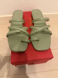 グリーン ストラップサンダル M