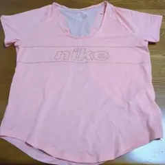 Nike ピンク Tシャツ