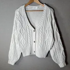 【niko and ...】ケーブル編みニットカーディガン(3)白 ショート