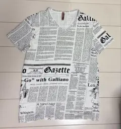 名作 john galiano ニュースペーパー　カットソーTシャツ 白×黒文字のサムネイル