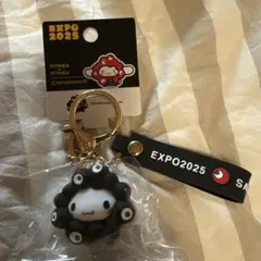 u*i様 新品　黒ミャクミャク サンリオ　シナモロール キーホルダー EXPO2