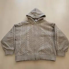 ベージュ ケーブルニット フード付きパーカー