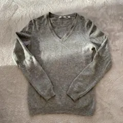 ユニクロ　カシミヤ100%Vネックニット　美品