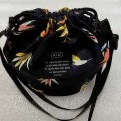 KiU 巾着 ドローストリングバッグ ショルダーバッグ ブラック　花柄