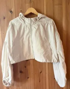 INGNI（イング）のクロップド丈マウンテンパーカ アイボリー Mサイズ