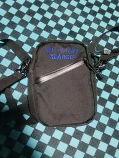☆Columbia XLARGE 限定品ブラックショルダーバッグ☆のサムネイル