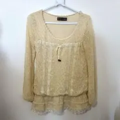 CECI McBEE クリーム色ニット長袖