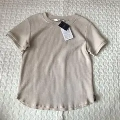 新品未使用　futafuta ワッフル半袖Tシャツ サイズ120 淡色ベージュのサムネイル