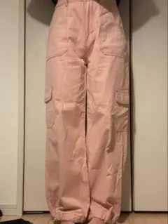 ピンクカーゴパンツのサムネイル