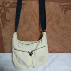 [ キプリング ] クリーム色 ショルダーバッグ
