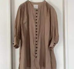 robe de peau COVEREDBOTTUN BLOUSEシャツブラウスのサムネイル