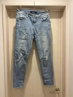 [中古良品]Bershka スキニーデニム ライトブルー 38のサムネイル