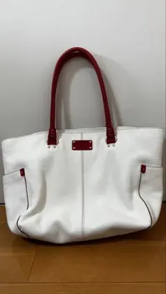 希少 美品 ケイトスペード ブック型クラッチバッグ 本 パーティー ブラック 希少 美品 ケイトスペード ブック型クラッチバッグ 本 パーティー