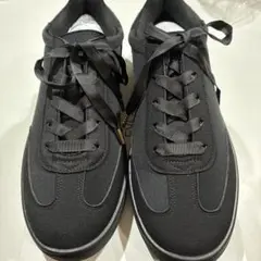 ✨新品未使用✨EVOL スニーカー　かかとラメ装飾　黒