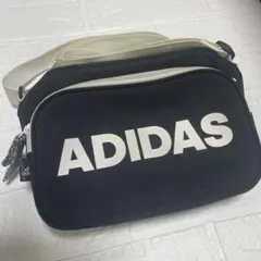 adidas✩.*˚ショルダーバッグ ななめがけ 黒 ナイロン