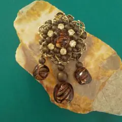 vintage     ブローチ　クラシック  2585