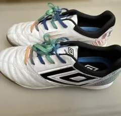 Umbro ジュニア アクセレイター フットサルシューズ21.5