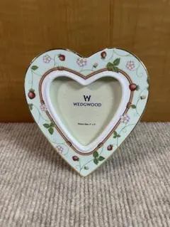 WEDGWOOD ワイルドストロベリー フォトフレーム ハート型のサムネイル