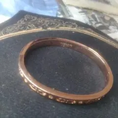 コーチ　ピンクゴールド　Cロゴ　バングル【比較的美品】