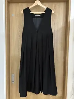 kbf ジャンパースカート　黒　セミフォーマルにも