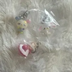 サンリオ　ゆるっとめじるしアクセサリー　マロンクリーム　　ウサハナ　しろうさ