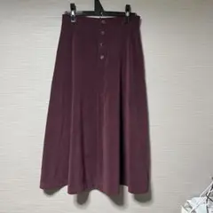 ワインレッドのコーデュロイスカート