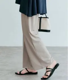 新品★プリーツストレッチストレートパンツ★イージーパンツワイドパンツ伸縮性あり