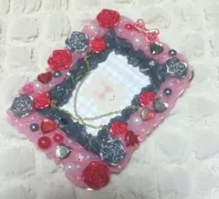 硬質ケース　硬質ケースデコ　ホイップデコ　推し活　B8サイズ　黒　赤　薔薇