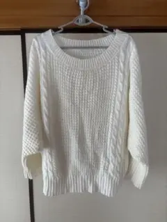 CECIL McBEEホワイト ケーブルニット 長袖セーター