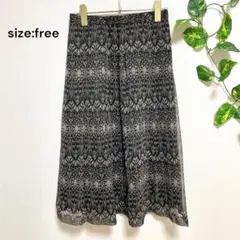 フレアスカート　花柄　七分丈　ファスナー付き　ウエストゴム　おしゃれ