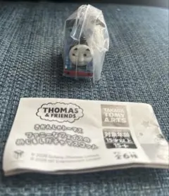 きかんしゃトーマスファニーなフェイスのめじるしガチャマスコット　にやりトーマス