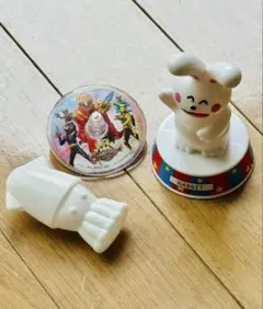 【非売品・限定】プリキュア/キングオージャー/たべっ子どうぶつ3点のサムネイル