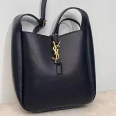 サンローラン YSL レザーバッグ 黒 ショルダー ポーチ付き 中古のサムネイル