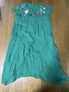 グリーン 刺繍 半袖 ロングワンピース