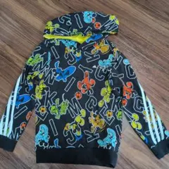 adidasディズニーコラボ　フードつきスウェット